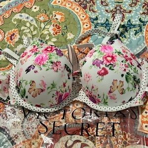 NWT Victoria’s Secret bra 34B